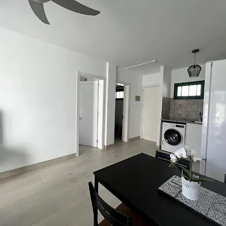 Apartman Casa Feliz - One Bedroom With Communal Pool