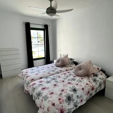 Апартаменты Casa Feliz - One Bedroom With Communal Pool