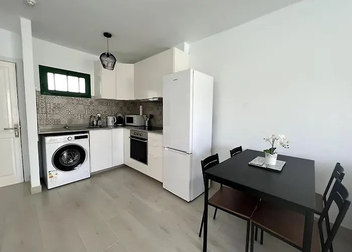 Casa Feliz - One Bedroom With Communal Pool Apartment Tias