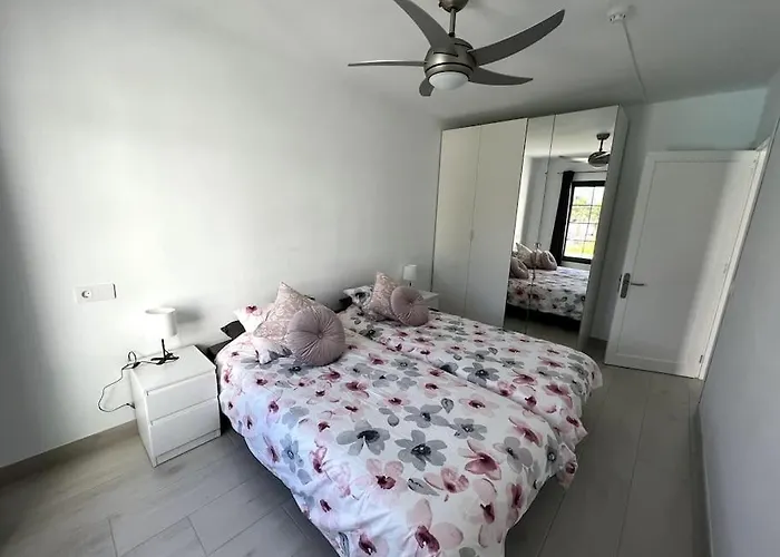 Casa Feliz - One Bedroom With Communal Pool