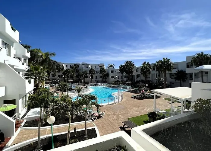 Apartment Casa Feliz - One Bedroom With Communal Pool Tias