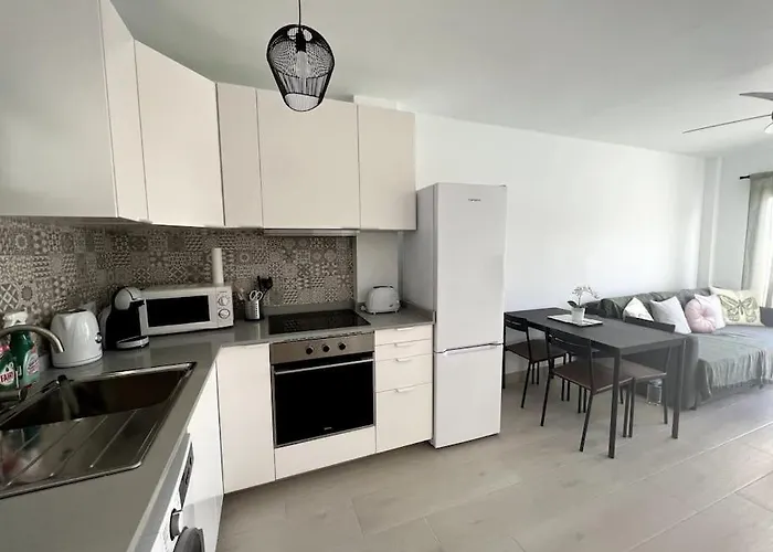 Casa Feliz - One Bedroom With Communal Pool Apartment *