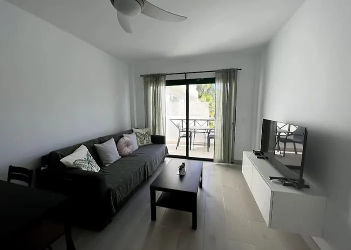 Casa Feliz - One Bedroom With Communal Pool