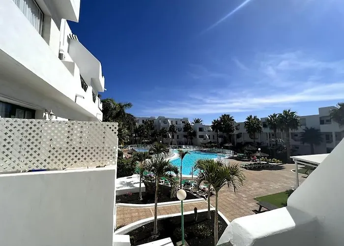 Casa Feliz - One Bedroom With Communal Pool Apartment