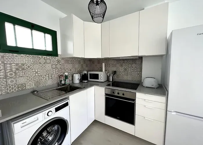 Casa Feliz - One Bedroom With Communal Pool Apartment